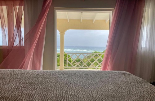 Marley Vale House | 'GRAND RIVEIRE' Private Room with Ocean View