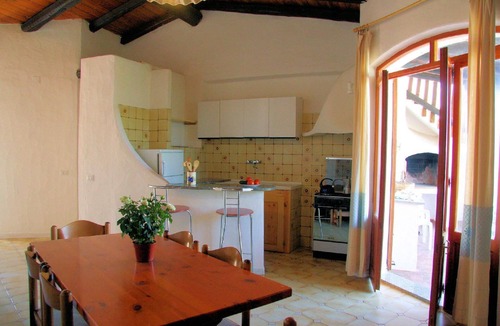 La Ciaccia House | Great holiday home by the sea 4 bedrooms and air conditioning