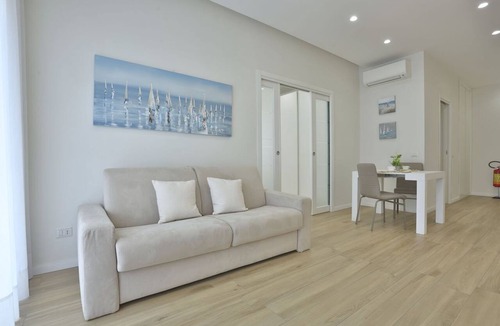 Vomero Apartment | GuestHost - Comfortable and bright apartment perfect for 2 people and equipped with all comforts, including a spacious 15 sqm balcony ideal for relaxing moments. The apartment is located in Via Cimarosa, in the lively Vomero district, an ideal area for a