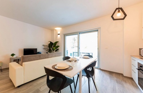 Francavilla al Mare Apartment | GuestHost - Seaside Exclusive Retreat with Balconies & Parking