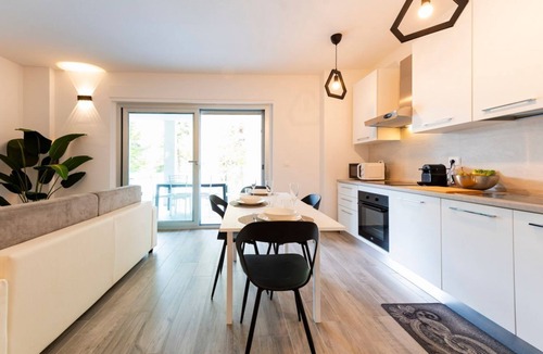 Francavilla al Mare Apartment | GuestHost - Seaside Exclusive Retreat with Balconies & Parking