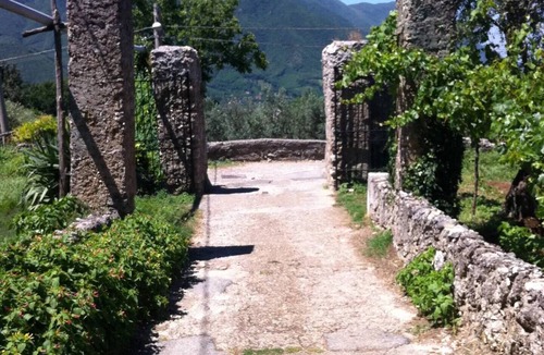Cava de' Tirreni House | Historic farmhouse between Amalfi and Pompeii (sleeps 8–16)
