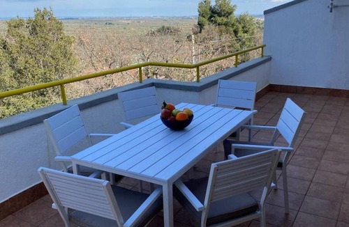 Cassano delle Murge Apartment | Holiday Apartment "Casa Nel Parco" with Private Terrace, Private Garden & Wi-Fi