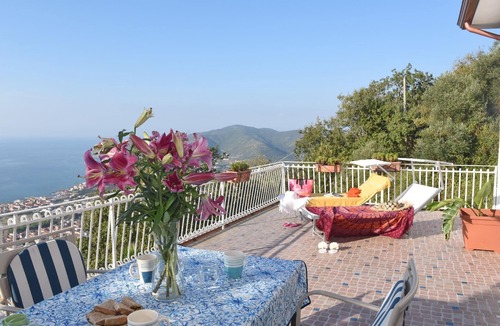 Castellabate Historic Centre Apartment | Holiday flat with sea view and large terrace