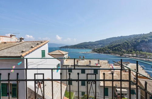 Portovenere House | Holiday Home 'La ca Bela' with Sea View, Garden and Wi-Fi