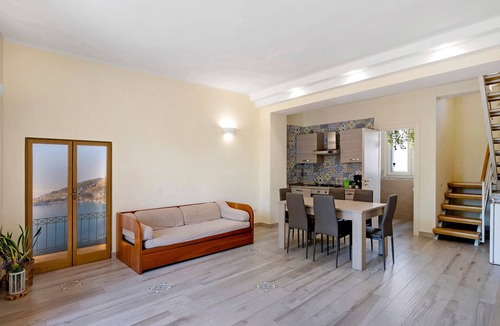 Cava de' Tirreni House | Holiday Home 'Casa Alle Porte Della Costiera' with Mountain View, Wi-Fi and Air Conditioning