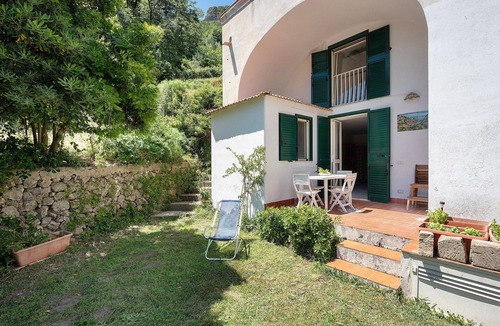 Erchie House | Holiday Home 'Mare E Limoni' with Sea View, Wi-Fi and Air Conditioning