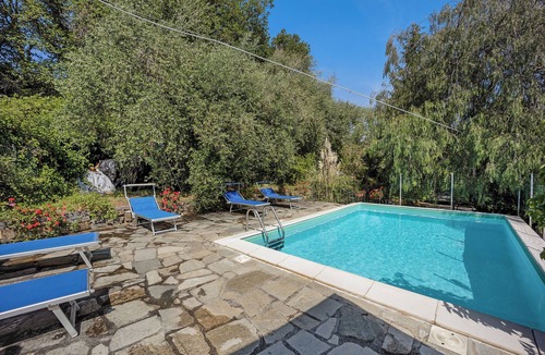 Dolcedo House | Holiday Home 'Paola E Del Poeta' with Shared Pool, Private Garden and Wi-Fi