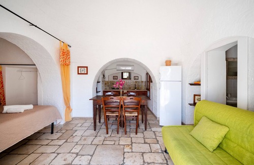 Carovigno Villa | Holiday Home 'Villa Trullo Ulivo' with Private Pool, Wi-Fi and Air Conditioning