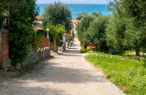 Marina di Pisciotta Apartment | Homerez - Apt Pisciotta