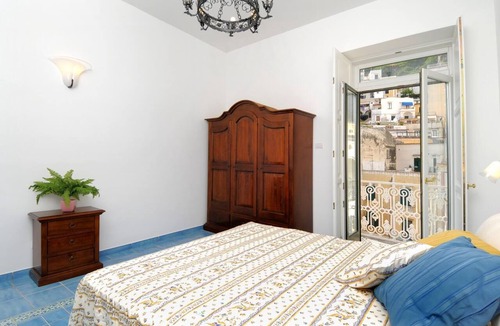 Atrani Apartment | House for families with terrace and sea view, only 1km from the center of Amalfi
