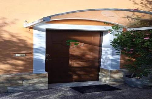 Moscufo House | House in the countryside surrounded by olive trees, with garden and terrace