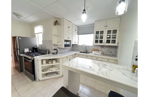 Welches House | Hy-De-Way 3BR & flx rm. Near Miami Beach & Oistins