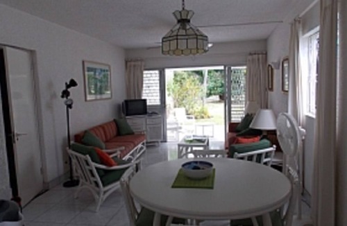 Rockley House | Immaculate townhouse with Pool on Rockley Golf Course