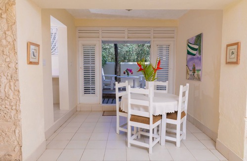 Silver Sands Apartment | Inchcape Seaside Villas right on Silver Sands Beach - Garden Apartment