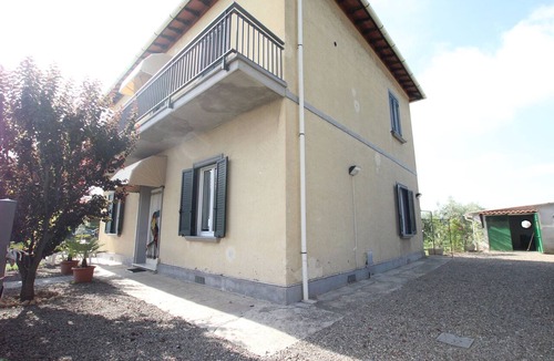 Rosignano Marittimo Apartment | Independent apartment with 3 bedrooms and private garden a few steps from the famous White Beaches of Vada
