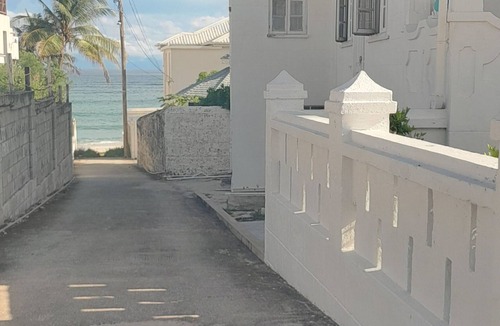 Silver Sands Apartment | "Island Getaway Apt" mit Meerblick by Interhome
