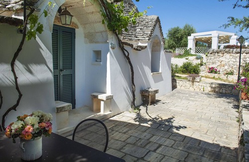 Martina Franca House | Itria Valley Trulli - Pomegranate Trulli with heated pool and Jacuzzi