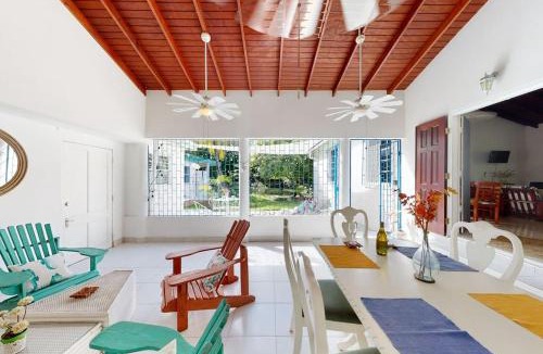 Maxwell House | Kismet Garden Cottages - Dover Beach