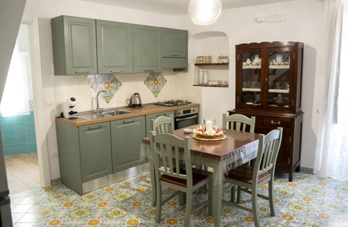 Vietri sul Mare Apartment | La Casetta di Fifina Amalfi Coast Cozy little house on the Amalfi Coast
