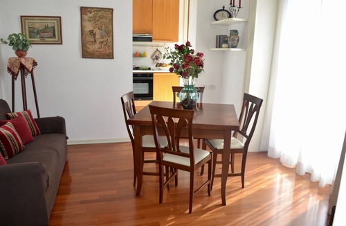 Historical Downtown Salerno Apartment | La Maison du Paradis B&B: Charming apartment in the heart of Salerno