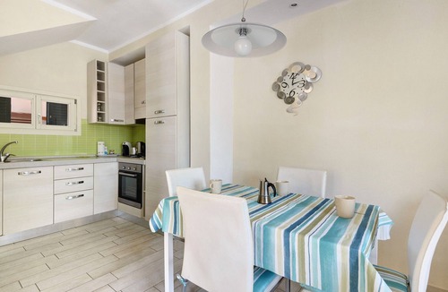 Patresi House | La Piazzetta in Colle d'Orano – Spacious Two-Level Apartment with Outdoor Area