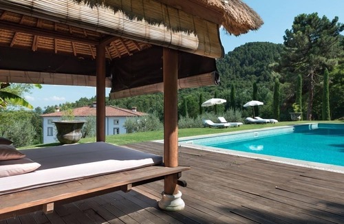 SantʼAndrea di Compito Villa | Large vacation villa rental Tuscany, lucca, pool, Wi-Fi, AC, wedding