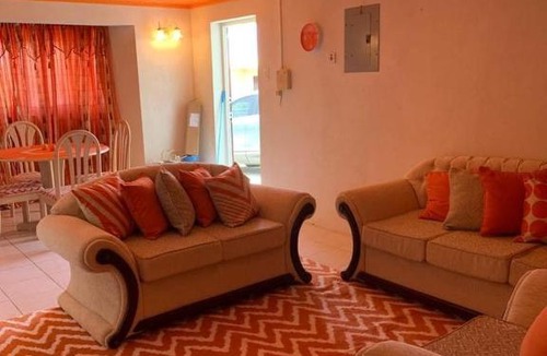 Gibbons Apartment | Lovely 1bedroom apartment with pool