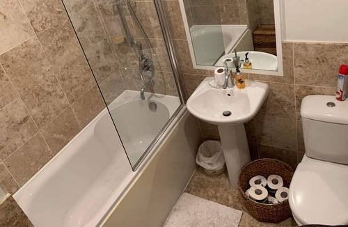 Callendar Condo | Lovely 2 bedroom 2 bathroom condo