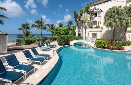 Schooner Bay Apartment | Luxury 3-bedroom beachfront penthouse