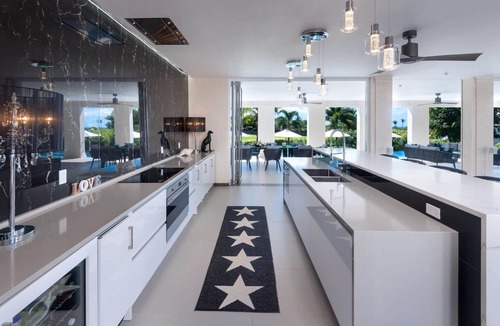 Westmoreland Villa | Luxury 5 Bedroom Seaduced Villa