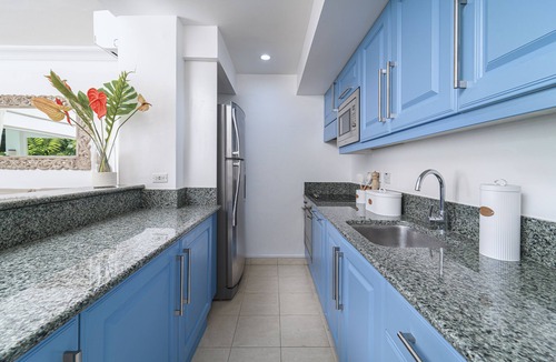 Porters Apartment | Luxury Beach Front Villa – Ocean Views & Direct Beach Access Just Moments Away