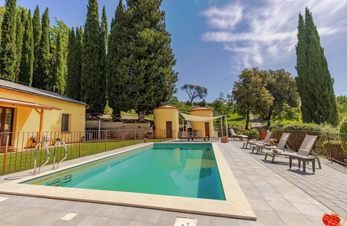 Chiusi Villa | Luxury Tuscan Hideaway with Heated Swimming Pool