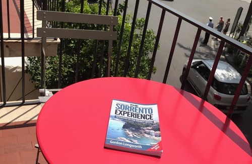 Sorrento City Centre House | MAC HOME Sorrento central and finely restored free Wi-Fi