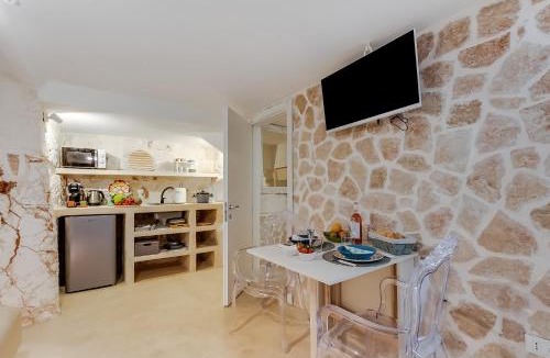 Ostuni Apartment | Maison 43 Ostuni With Indoor Pool - Happy Rentals