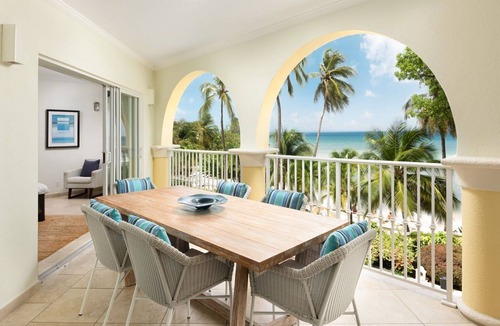 Dover Apartment | Modern Beachfront Condo with Pool - Sapphire 211