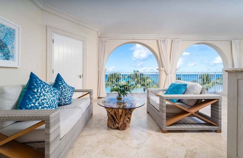 Little Battaleys Apartment | Modern Beachfront Condo - St Peter's Bay 402