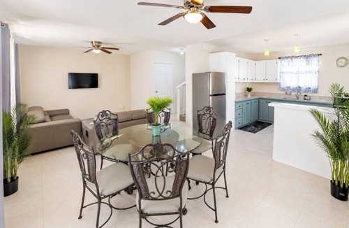 Durants Apartment | Modern Two-Bedroom Retreat Your Next Getaway Awaits You