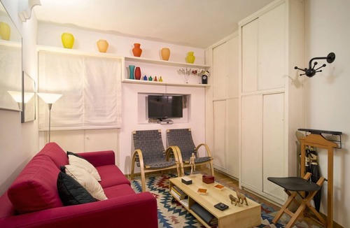 Rione V Ponte Apartment | Montevecchio 26 | Few meters from Piazza Navona