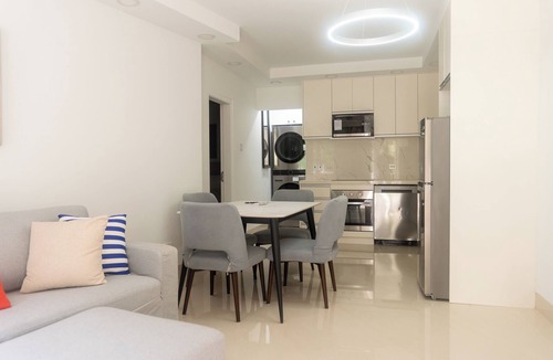 Mullins Apartment | New 1-Bed Condo with Pool near Mullins Beach