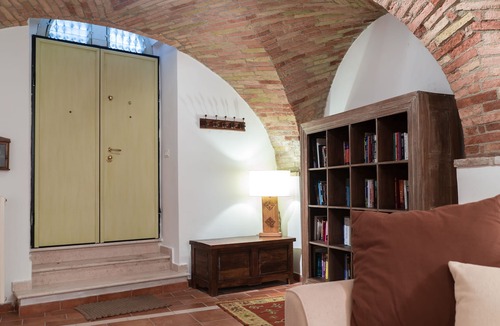 Penne House | ★NEW LISTING Cozy & Charming Historical Centre 2BR