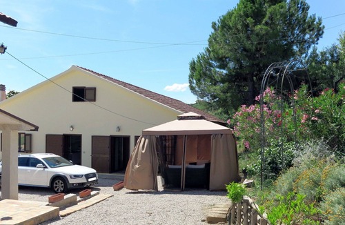 Cologna Spiaggia Villa | Nice apartment in villa with hot tub, pool, A/C, WIFI, TV, patio, pets allowed, panoramic view