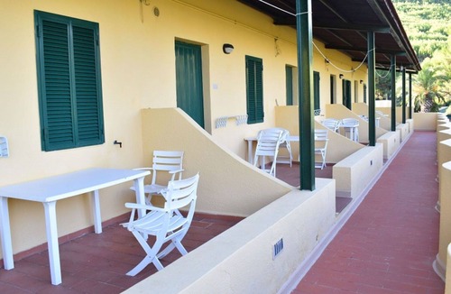 Peschici Apartment | Nice apartment for 4 people with A/C, TV, terrace and pets allowed