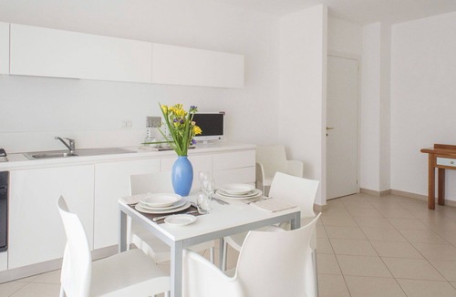 Marina di Vasto Apartment | Nice apartment for 4 guests with WIFI, pool, A/C, TV, patio and pets allowed