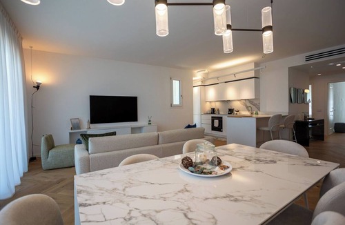 Scarlino Apartment | Nice apartment for 4 people with WIFI, hot tub, A/C, terrace, pets allowed and panoramic view