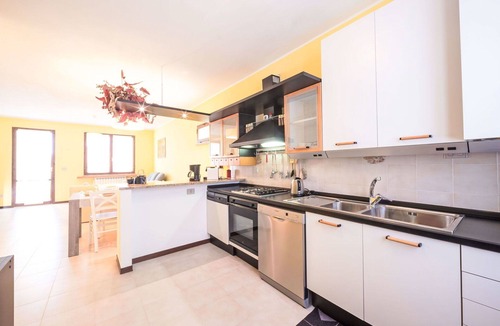 Vernazza Apartment | Nice apartment for 5 people with pool, WIFI, A/C, TV and terrace
