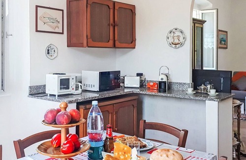 Borzonasca Apartment | Nice apartment for 6 people with WIFI, TV and balcony