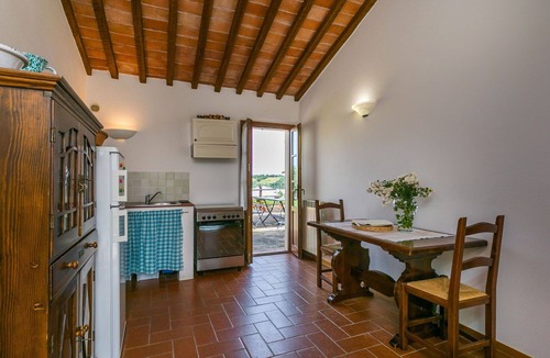 Sasso dʼOmbrone Villa | Nice apartment in villa for 2 guests with WIFI, A/C, pool, patio and panoramic view