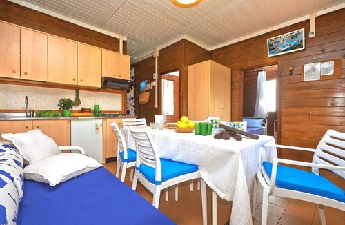 Baia Domizia House | Nice apartment in villa for 6 guests with pool, A/C, WIFI, TV and terrace