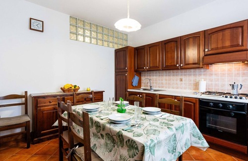 Diano Castello Apartment | Nice apartment for 4 guests with WIFI, pool, TV, patio and pets allowed